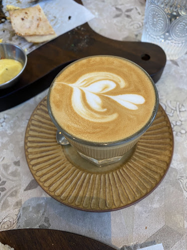 The Red Beanbag - Gastronomi dan perhotelan