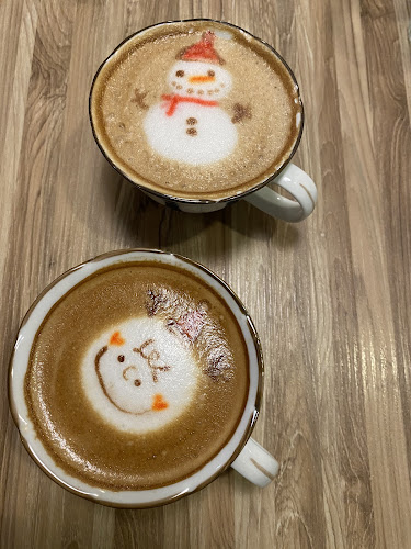 Comentarii opinii despre Aka Café