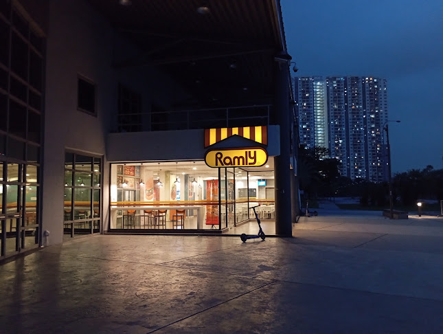 Ramly Burger Kiosk @ Axiata Arena - Gastronomi dan perhotelan