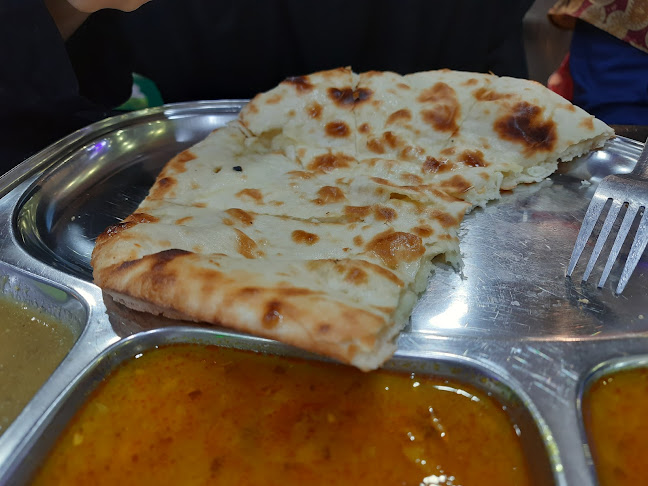 Restoran Al-Azmi Bistro - Gastronomi dan perhotelan