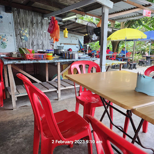 Kedai Makan Pagi (Nasi Lemak Sambal Hitam)