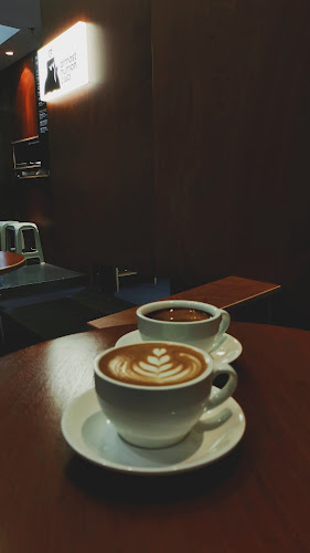 Opinii despre almost human club în Kuala Lumpur - Gastronomi dan perhotelan