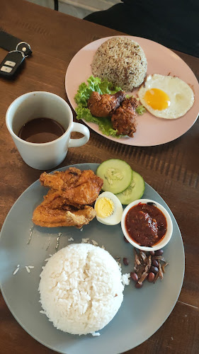 170, Jalan Bunga Raya Pantai, Pengkalan Rama, 75100 Melaka