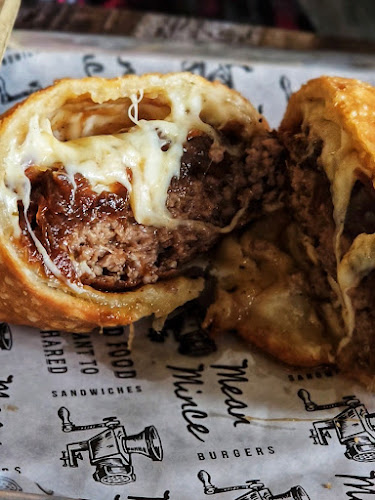 Mean Mince - Gastronomi dan perhotelan