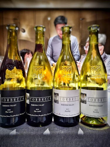 Sabayon at EQ - Gastronomi dan perhotelan