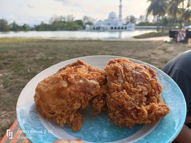 Ayam Goreng Mad - Pasir Panjang - Gastronomi dan perhotelan