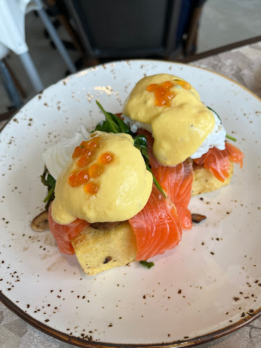 Comentarii opinii despre The Red Beanbag