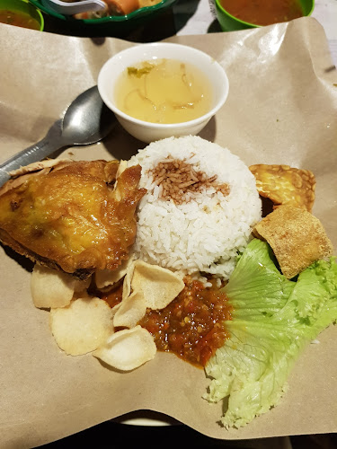 Comentarii opinii despre Lepak Luu Food Court