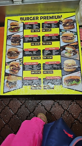 Comentarii opinii despre Mat John Burger Menara Condong