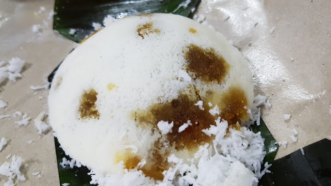 Putu Piring Tengkera - Melaka