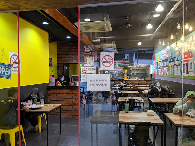 Comentarii opinii despre Ayam Gepuk Pak Gembus Kuala Terengganu