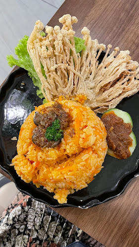 Parsley Miri - Gastronomi dan perhotelan