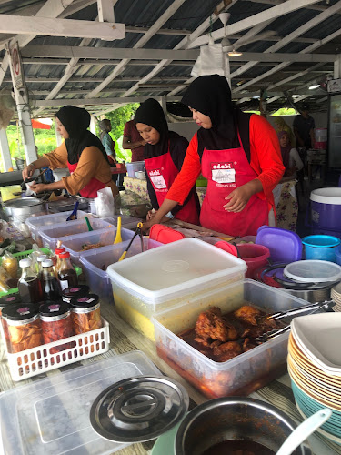 Comentarii opinii despre Warung Kak Yah Nibong