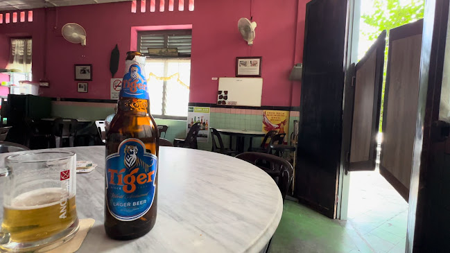 Sinhalese Bar - Gastronomi dan perhotelan