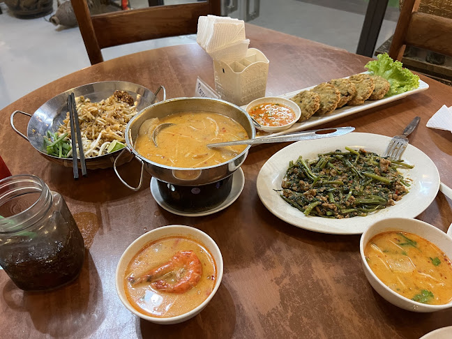Opinii despre Chatri Signature Authentic Thai Cuisine în Gelang Patah - Gastronomi dan perhotelan