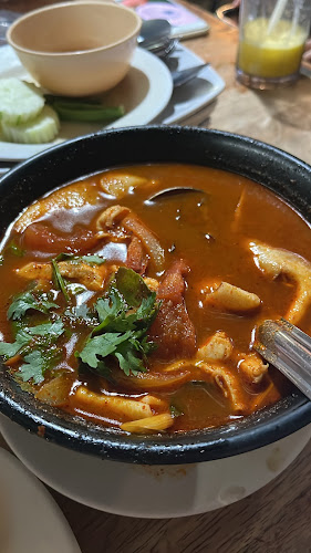 Restoran D' Lala Seafood - Gastronomi dan perhotelan