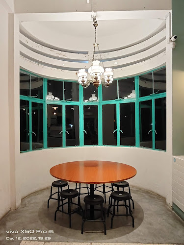 Mansion 28 - Gastronomi dan perhotelan