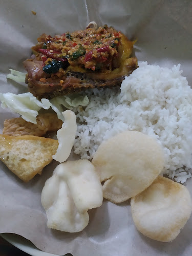 Opinii despre Warung Ayam Gepuk Kak Long în Kota Kinabalu - Gastronomi dan perhotelan