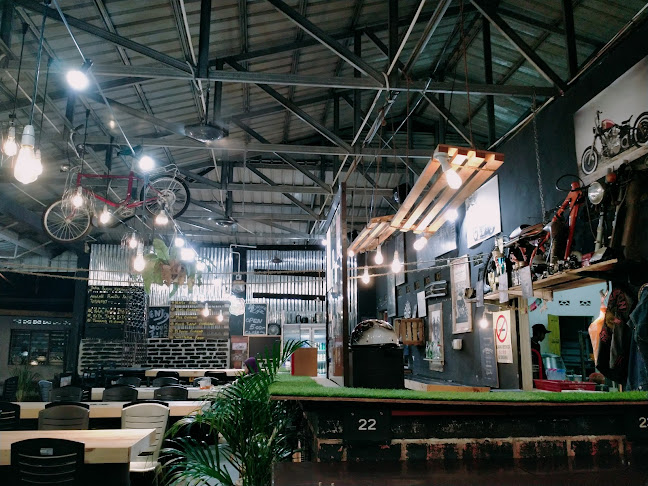 4 Stroke Cafe - Gastronomi dan perhotelan