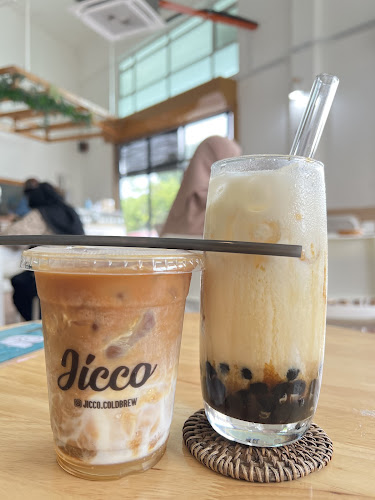 SEGITIGA by Dunyut Munchies - Chukai