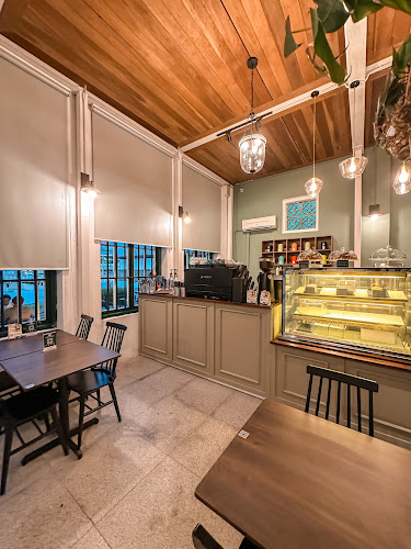 Fiftig Seofon - Gastronomi dan perhotelan