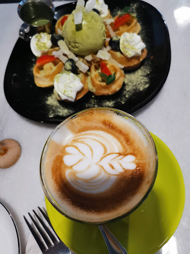 Marketplace Waffle Bar & Cafe - Gastronomi dan perhotelan