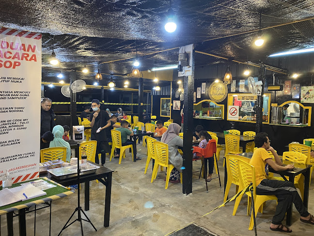 Kedai Makan Tepi Jalan - Kuala Terengganu