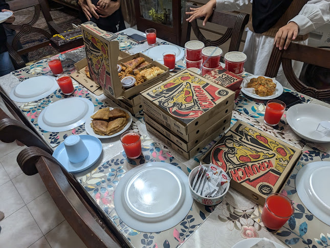 Pizza Hut Delivery Taman Century - Gastronomi dan perhotelan