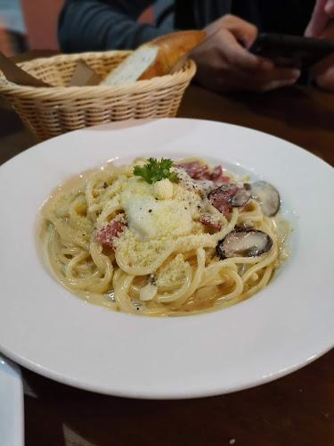 Unique Eatery Cafe - Gastronomi dan perhotelan