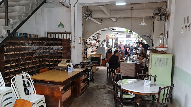 Opinii despre Hup Ho Trading Co în Kuching - Gastronomi dan perhotelan