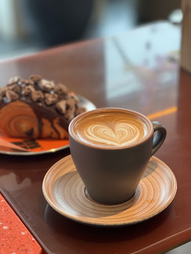 Magnificent Park Bakery - Gastronomi dan perhotelan