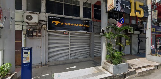 THE 15TH BAR & BISTRO